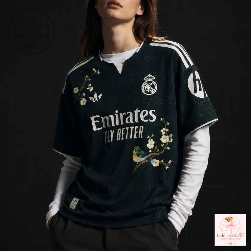 Real Madrid 2026/27 Away Custom Sakura Bird Special Edition Soccer Jersey Shirt Real Madrid 2026/27 Away Sakura Bird Custom Soccer Jersey – image 2 of 3